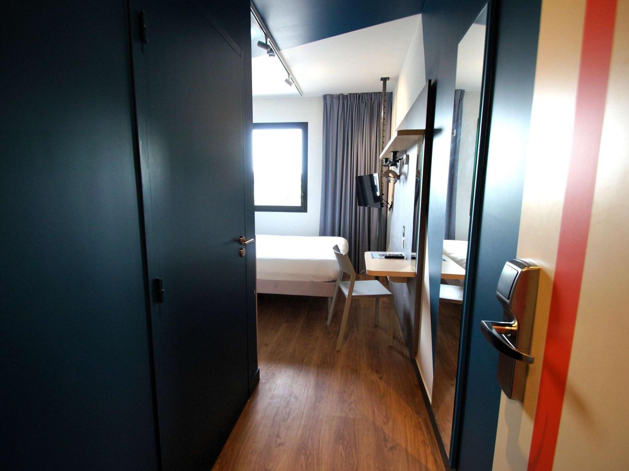 Ibis Budget Loudeac Velodrome ภายนอก รูปภาพ