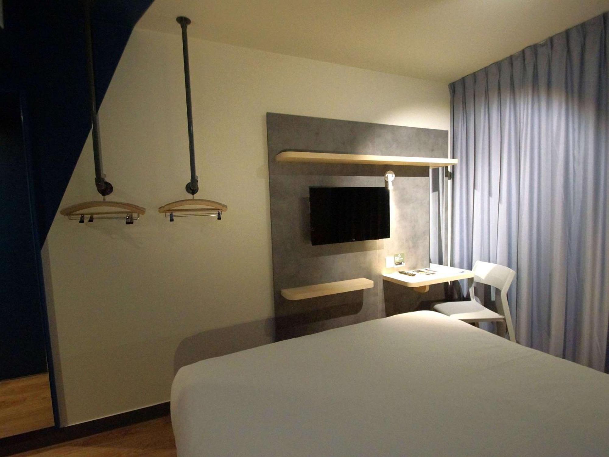 Ibis Budget Loudeac Velodrome ภายนอก รูปภาพ
